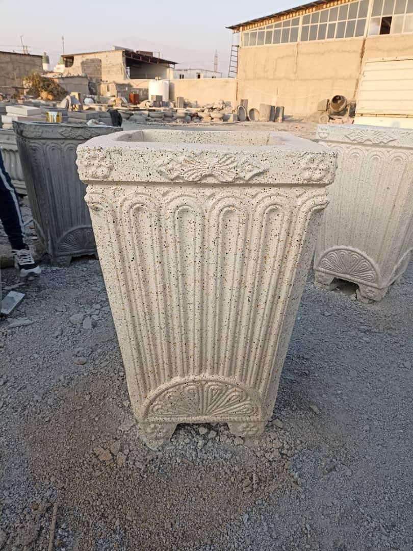گلدان بتنی